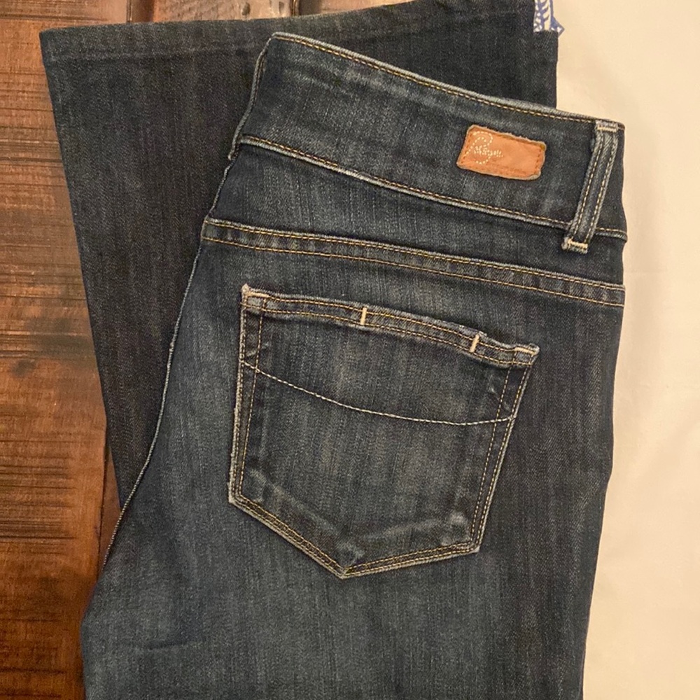 Paige hidden hills bootcut jean. EUC